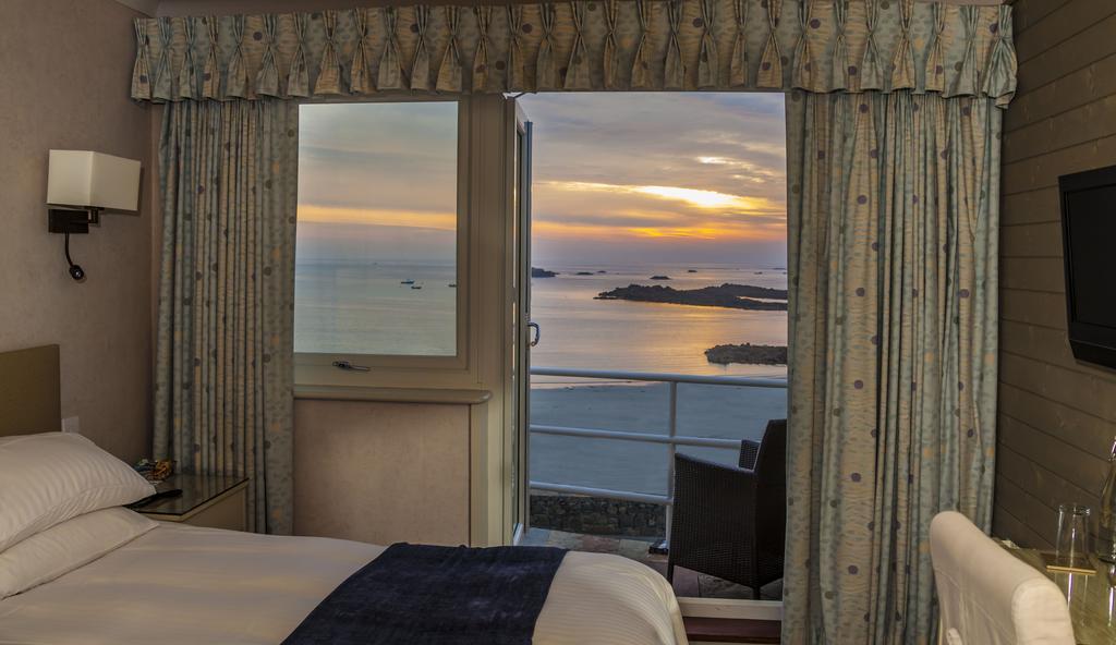 Cobo Bay Hotel Castel Quarto foto